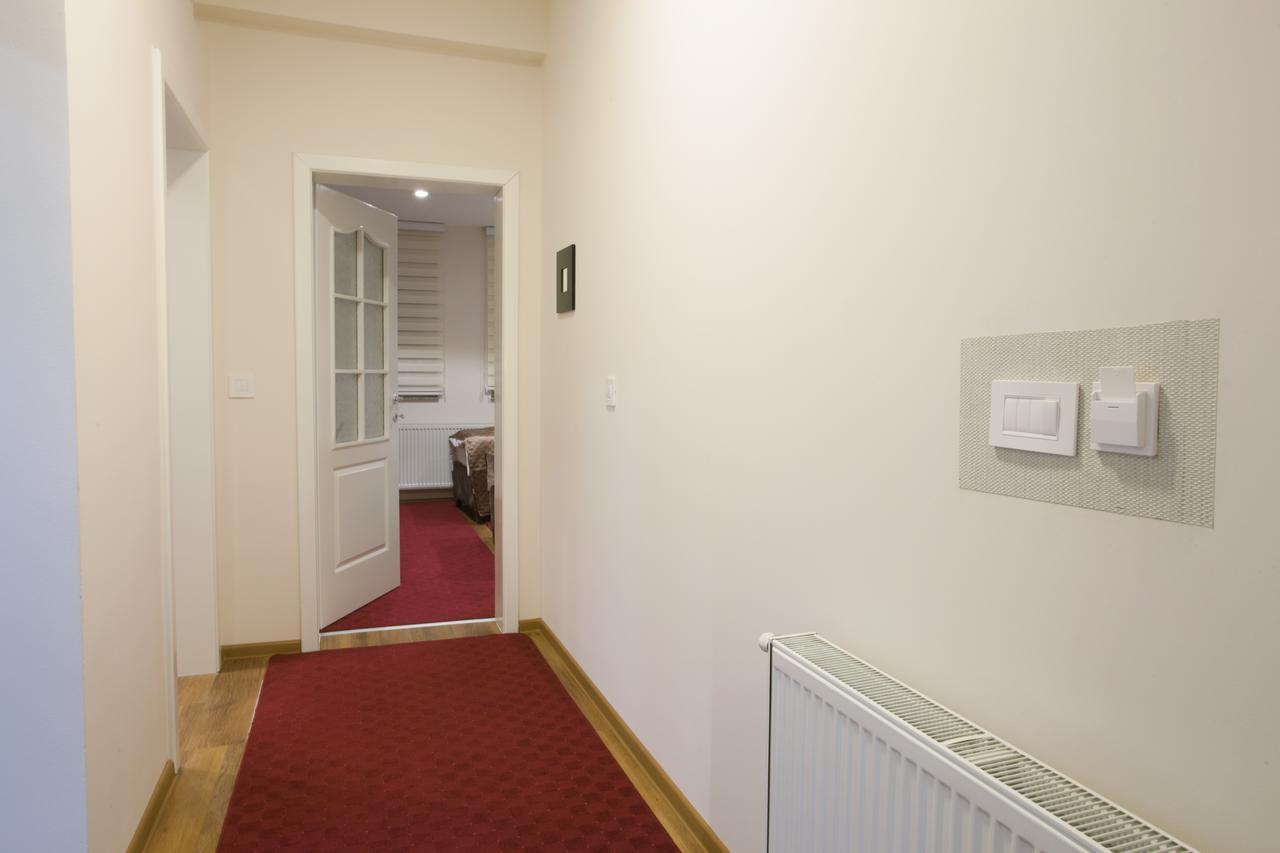 Apartmani Brocat ノヴィ・パザル エクステリア 写真