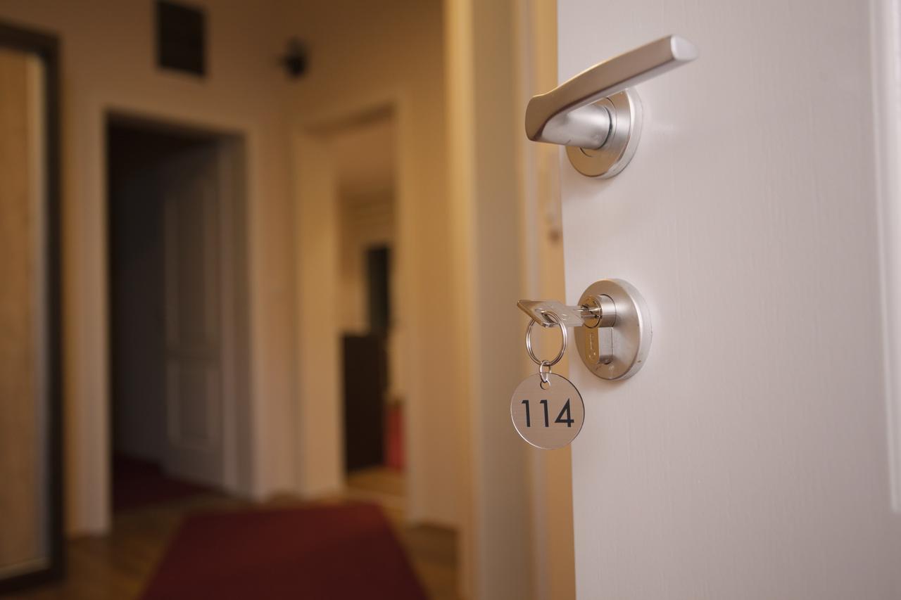 Apartmani Brocat ノヴィ・パザル エクステリア 写真