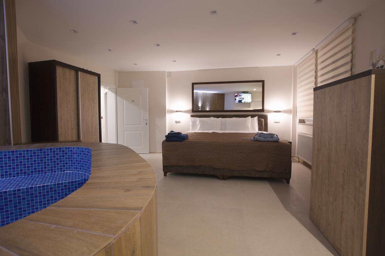 Apartmani Brocat ノヴィ・パザル エクステリア 写真